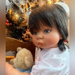 Sweet and innocent 2004 Lee Middleton baby doll